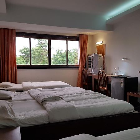 Bisu Hotel & Resorts Khed  Екстериор снимка