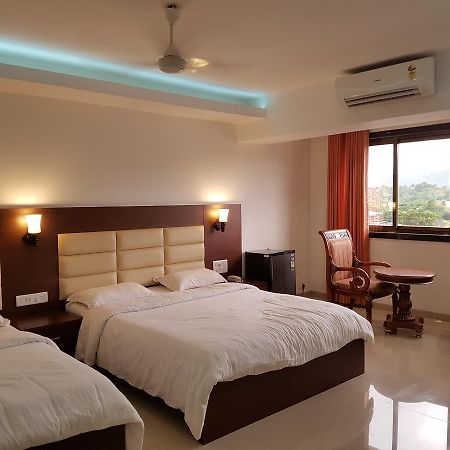 Bisu Hotel & Resorts Khed  Екстериор снимка