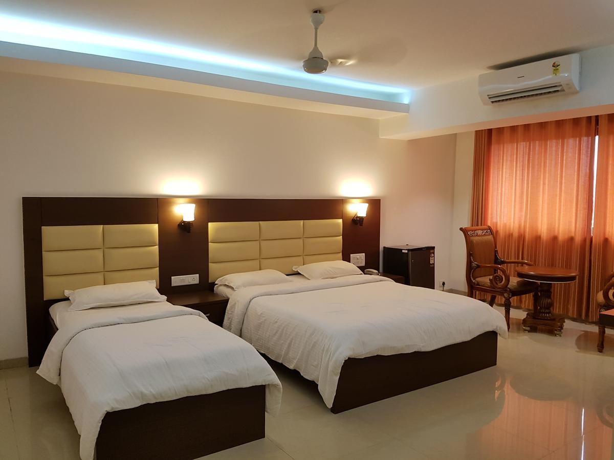 Bisu Hotel & Resorts Khed  Екстериор снимка